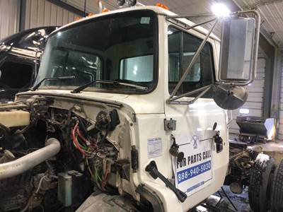 Ford LN8000 Cab Assembly