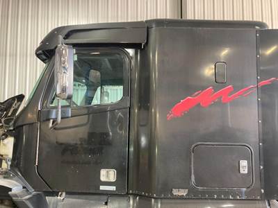 Freightliner Century Class 112 Cab Assembly for a Freightliner C112 Century