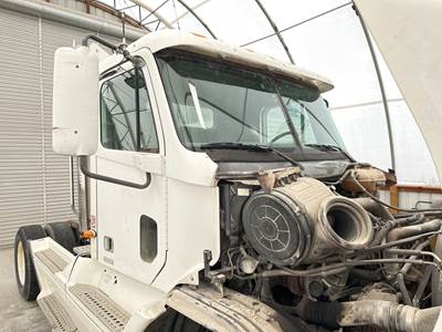 2002 Freightliner Century Class 112 Cab Assembly for a Freightliner ...