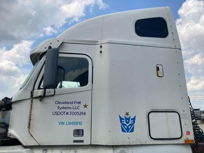 Freightliner Century Class 120 Cab Assembly for a Freightliner C120 Century