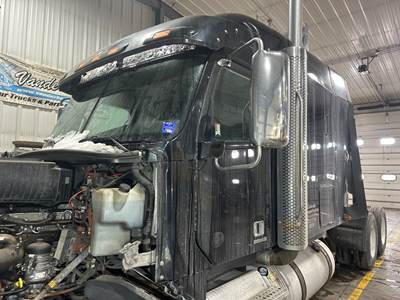 Freightliner Coronado 122 SD Cab Assembly for a Freightliner 122SD