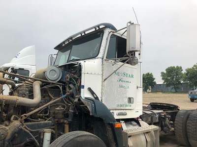 Freightliner FLD112 Cab Assembly