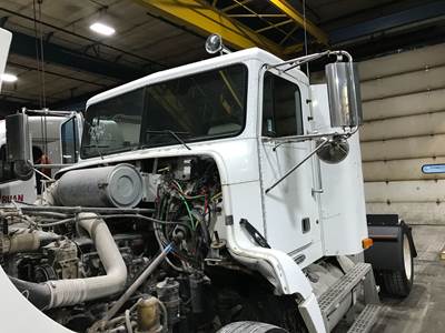 Freightliner FLD112 Cab Assembly