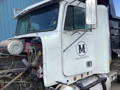Freightliner FLD120 Cab Assembly