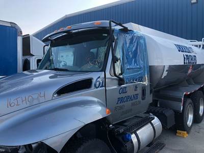 International DuraStar 4400 Cab Assembly for a International Durastar (4400)