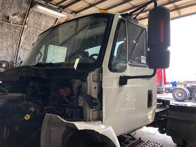 International DuraStar 4400 Cab Assembly for a International Durastar (4400)