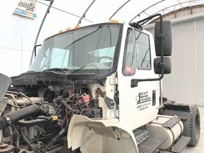 International DuraStar 4400 Cab Assembly for a International Durastar (4400)