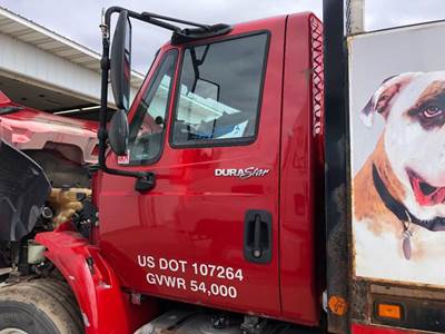 International DuraStar 4400 Cab Assembly for a International Durastar (4400)