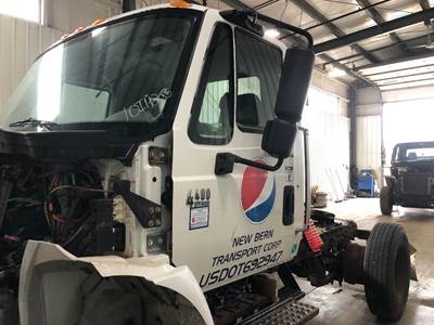 International DuraStar 4400 Cab Assembly for a International Durastar (4400)