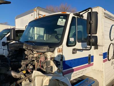 International DuraStar 4400 Cab Assembly for a International Durastar (4400)