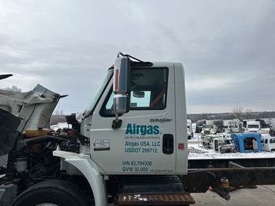 International DuraStar 4400 Cab Assembly for a International Durastar (4400)