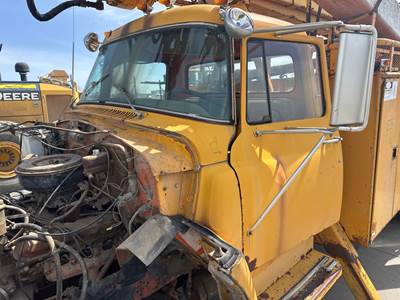 International Loadstar 1800 Cab Assembly for a International 1800 Loadstar