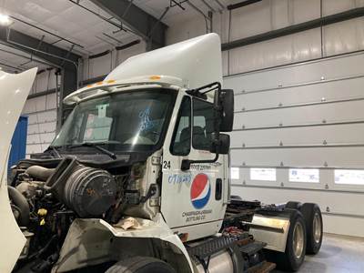 International TranStar 8600 Cab Assembly for a International Transtar (8600)