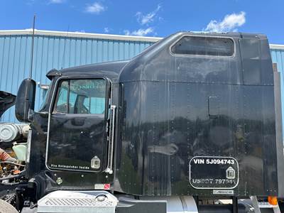 Kenworth T600 Cab Assembly