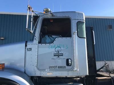 Kenworth T800 Cab Assembly