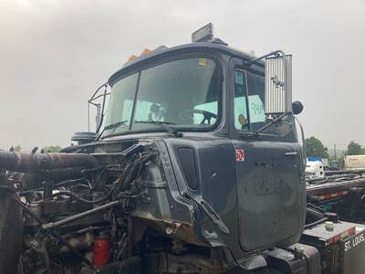 Mack DM800 Cab Assembly