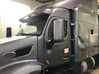 Peterbilt 579 Cab Assembly