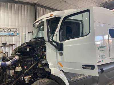 Peterbilt 579 Cab Assembly