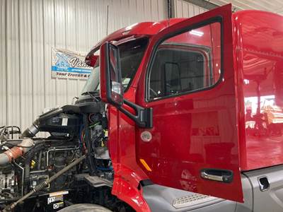 Peterbilt 579 Cab Assembly