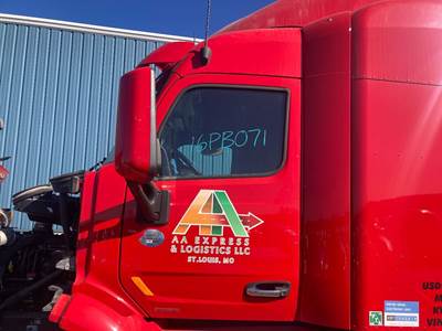 Peterbilt 579 Cab Assembly