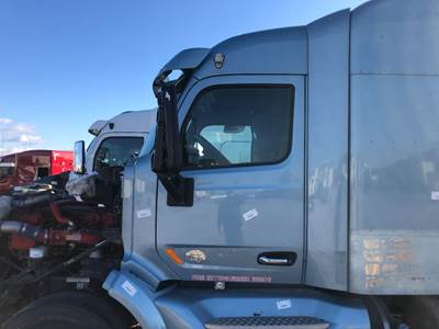 Peterbilt 579 Cab Assembly