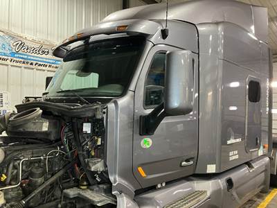 Peterbilt 579 Cab Assembly