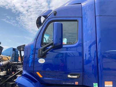 Peterbilt 579 Cab Assembly