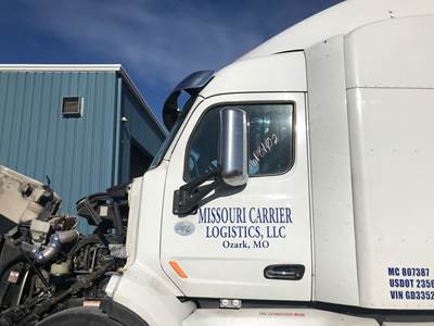Peterbilt 579 Cab Assembly