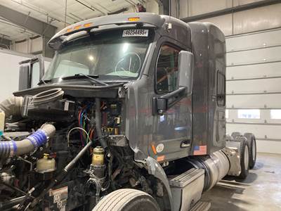 Peterbilt 579 Cab Assembly