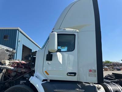 Peterbilt 579 Cab Assembly