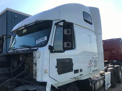 Volvo VNL Cab Assembly