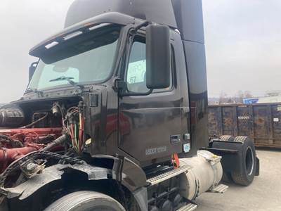 Volvo VNL Cab Assembly