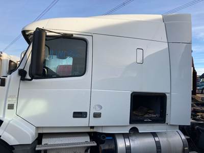 Volvo VNL Cab Assembly