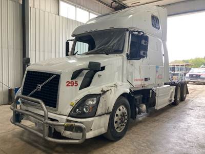 Volvo VNL Cab Assembly