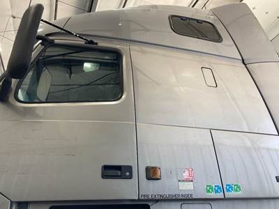 Volvo VNL Cab Assembly