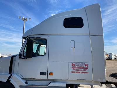 Volvo VNL Cab Assembly