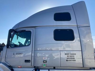 Volvo VNL Cab Assembly