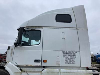 Volvo VNL Cab Assembly