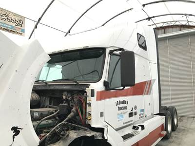 Volvo VNL Cab Assembly