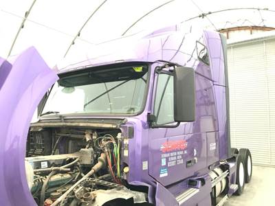 Volvo VNL Cab Assembly