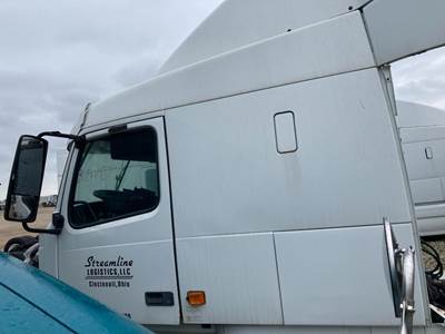 Volvo VNL Cab Assembly