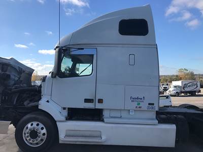 Volvo VNL Cab Assembly