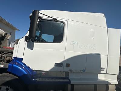 Volvo VNL Cab Assembly