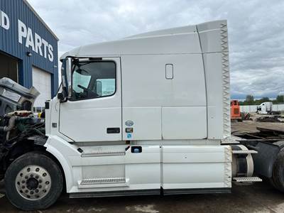 Volvo VNL Cab Assembly