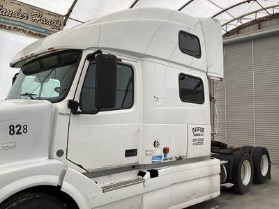 Volvo VNL Cab Assembly