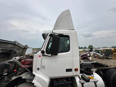 Volvo VNL Cab Assembly