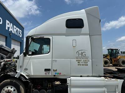Volvo VNL Cab Assembly