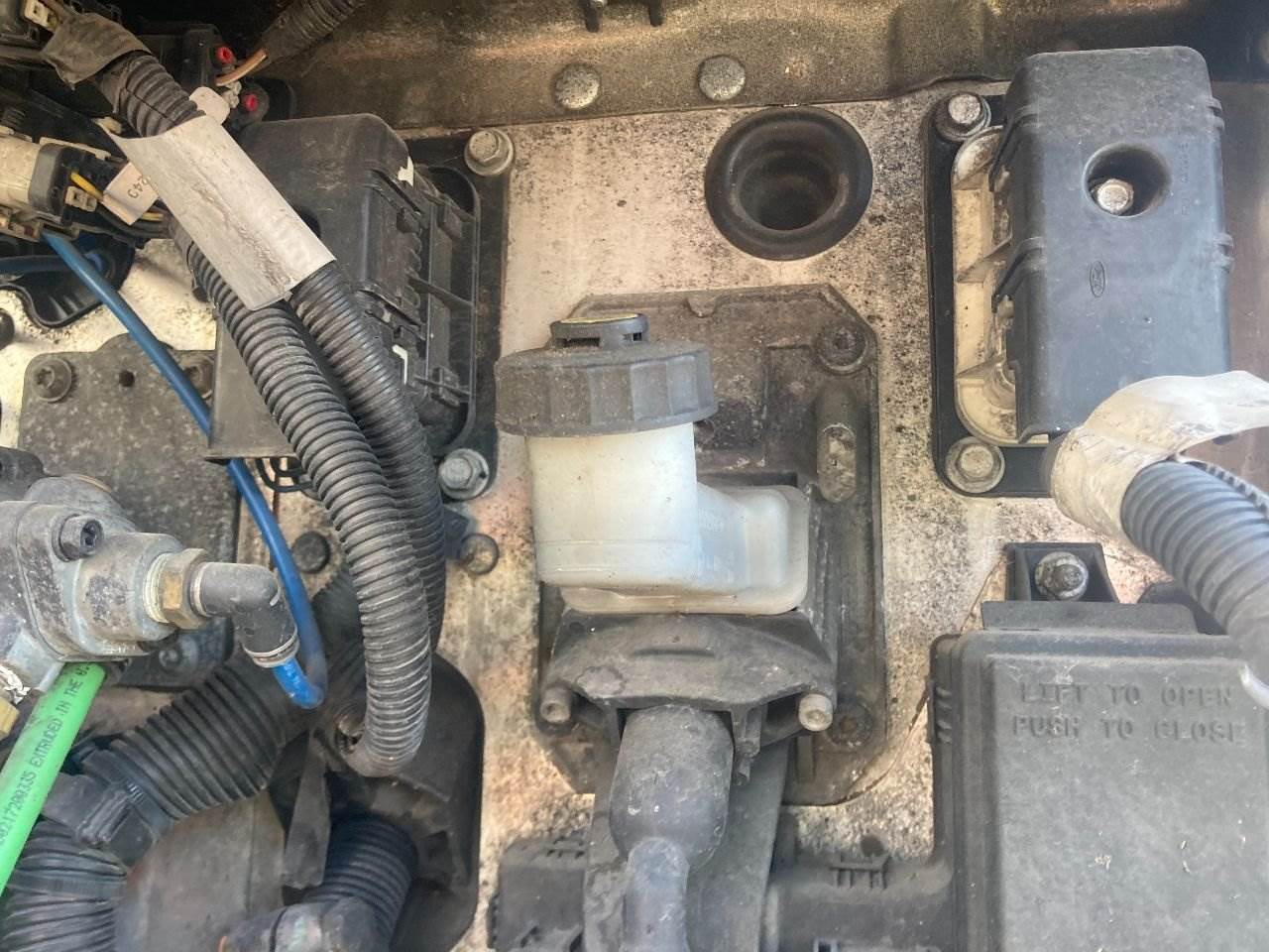 2012 Freightliner Cascadia Clutch Master Cylinder For Sale Kansas