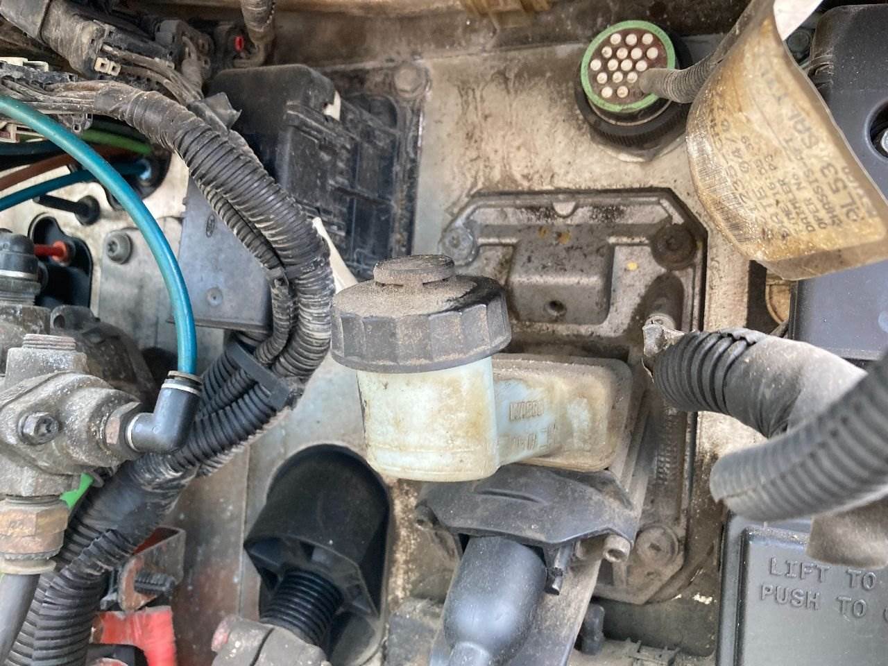 2014 Freightliner Cascadia Clutch Master Cylinder For Sale Des Moines