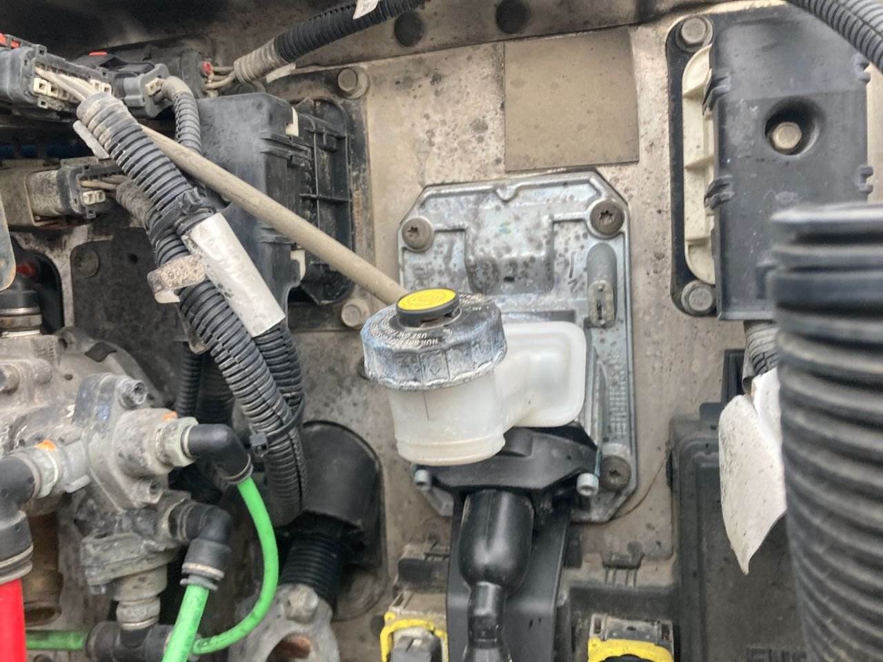 2010 Freightliner Cascadia Clutch Master Cylinder For Sale Kansas